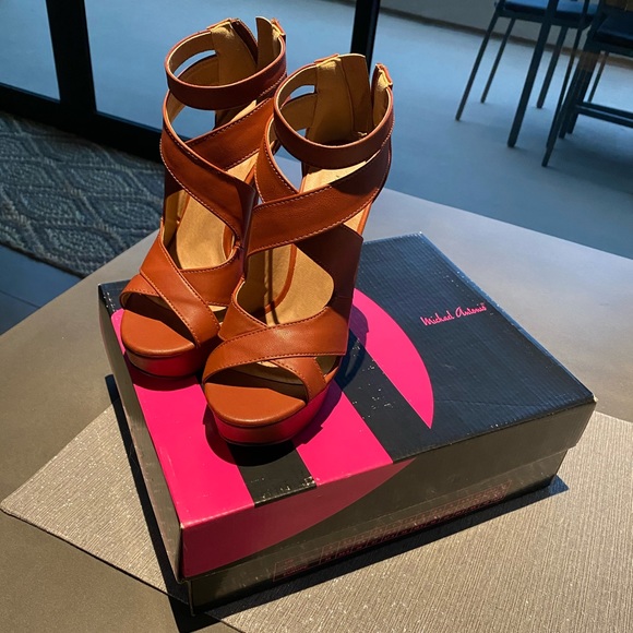 Brand new! ~Never been worn~ - Picture 2 of 8